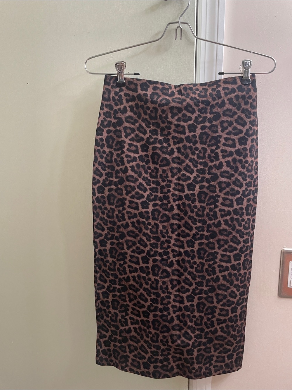 H&M Leopard Print Pencil Skirt in Brown and Black